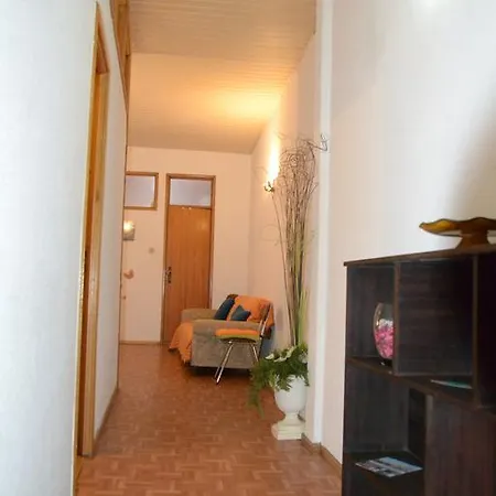 Blue Door 105 Belmonte St. Central Apartment *